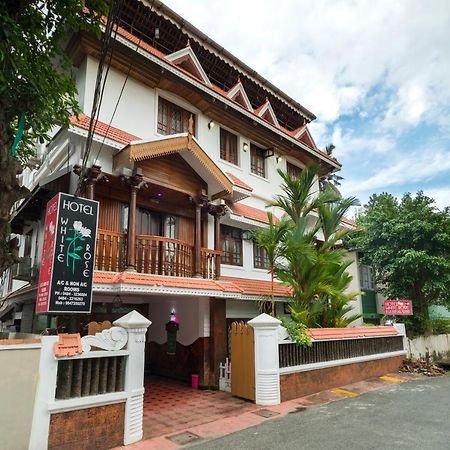 Hotel White Rose Kochi Zewnętrze zdjęcie