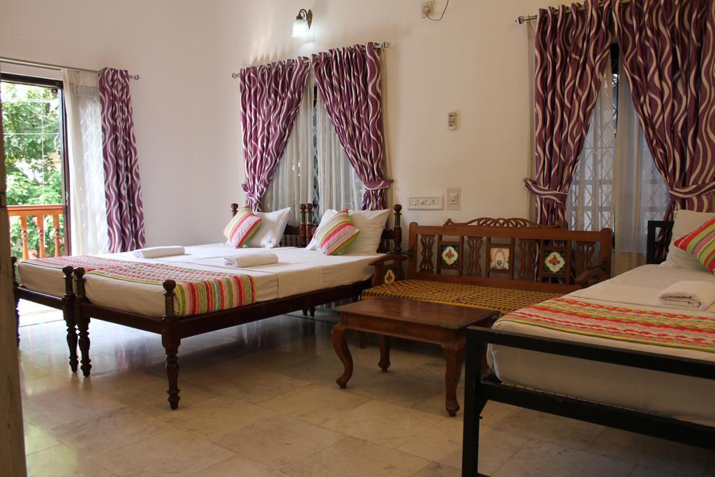 Hotel White Rose Kochi Zewnętrze zdjęcie