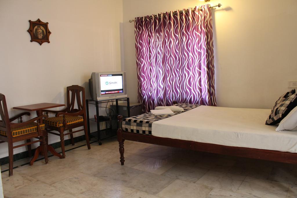 Hotel White Rose Kochi Zewnętrze zdjęcie