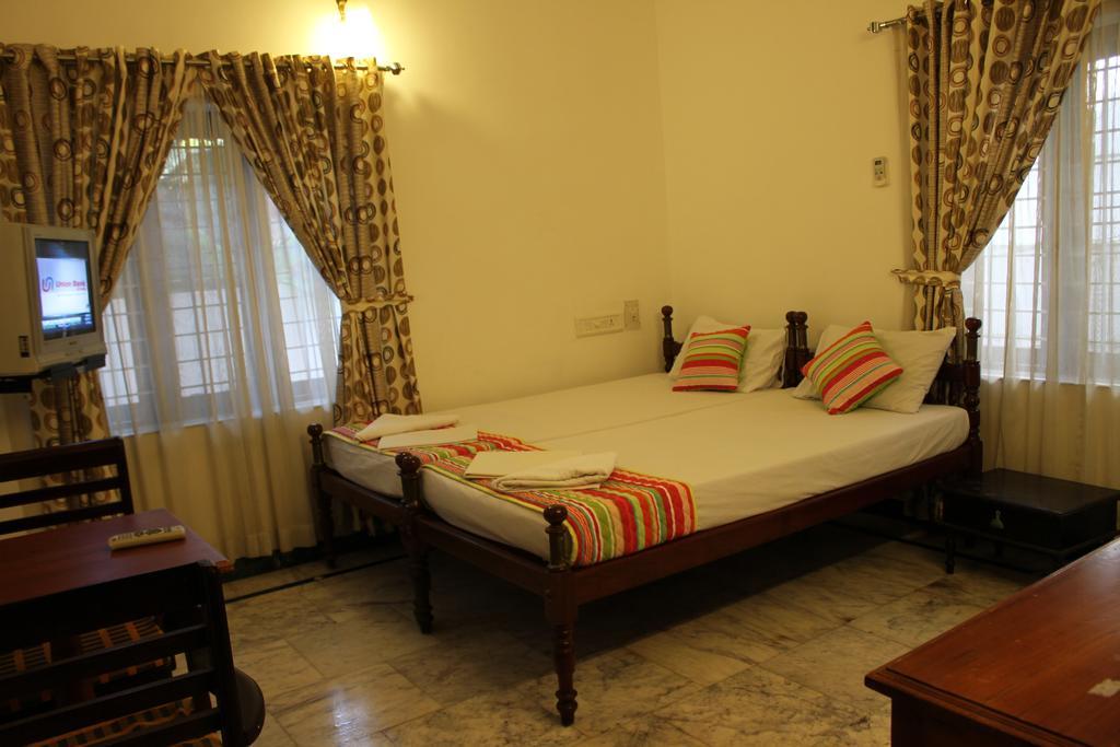 Hotel White Rose Kochi Zewnętrze zdjęcie