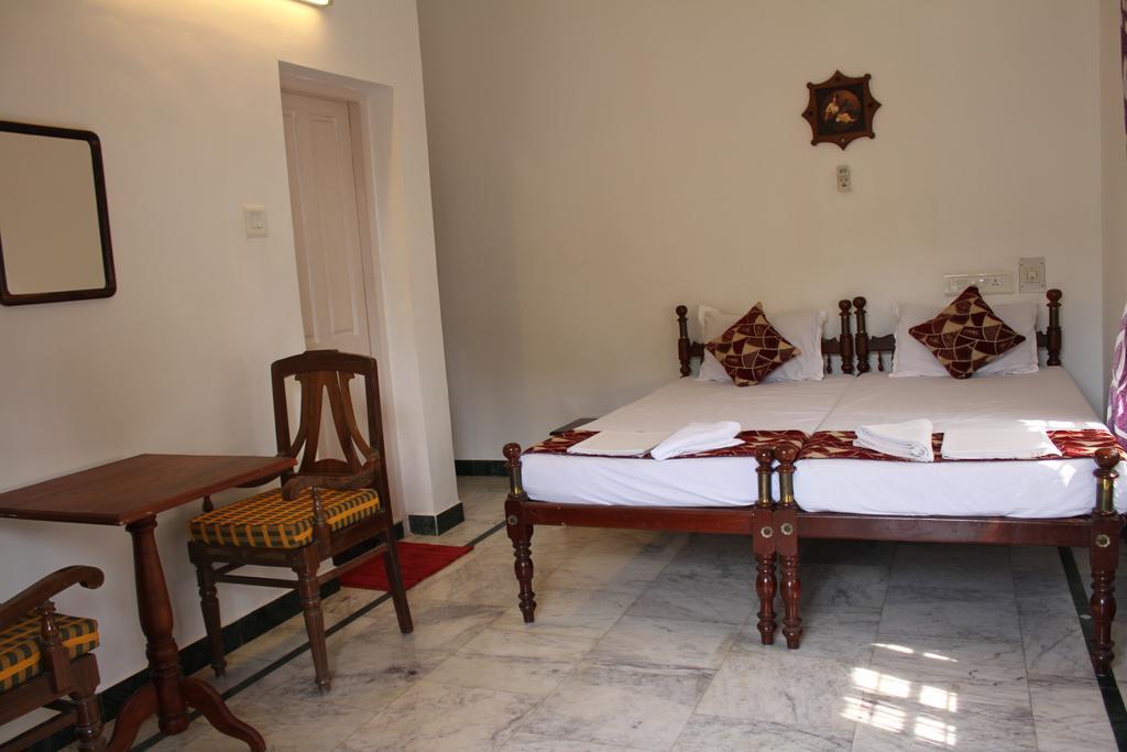 Hotel White Rose Kochi Zewnętrze zdjęcie