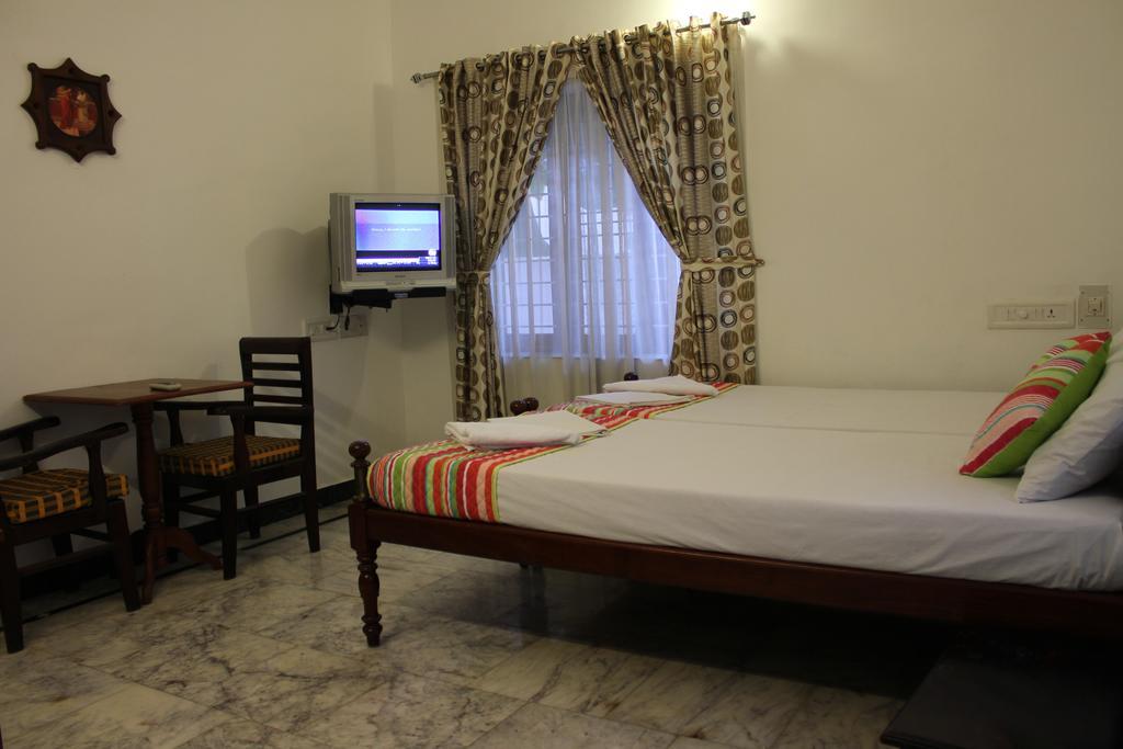 Hotel White Rose Kochi Zewnętrze zdjęcie