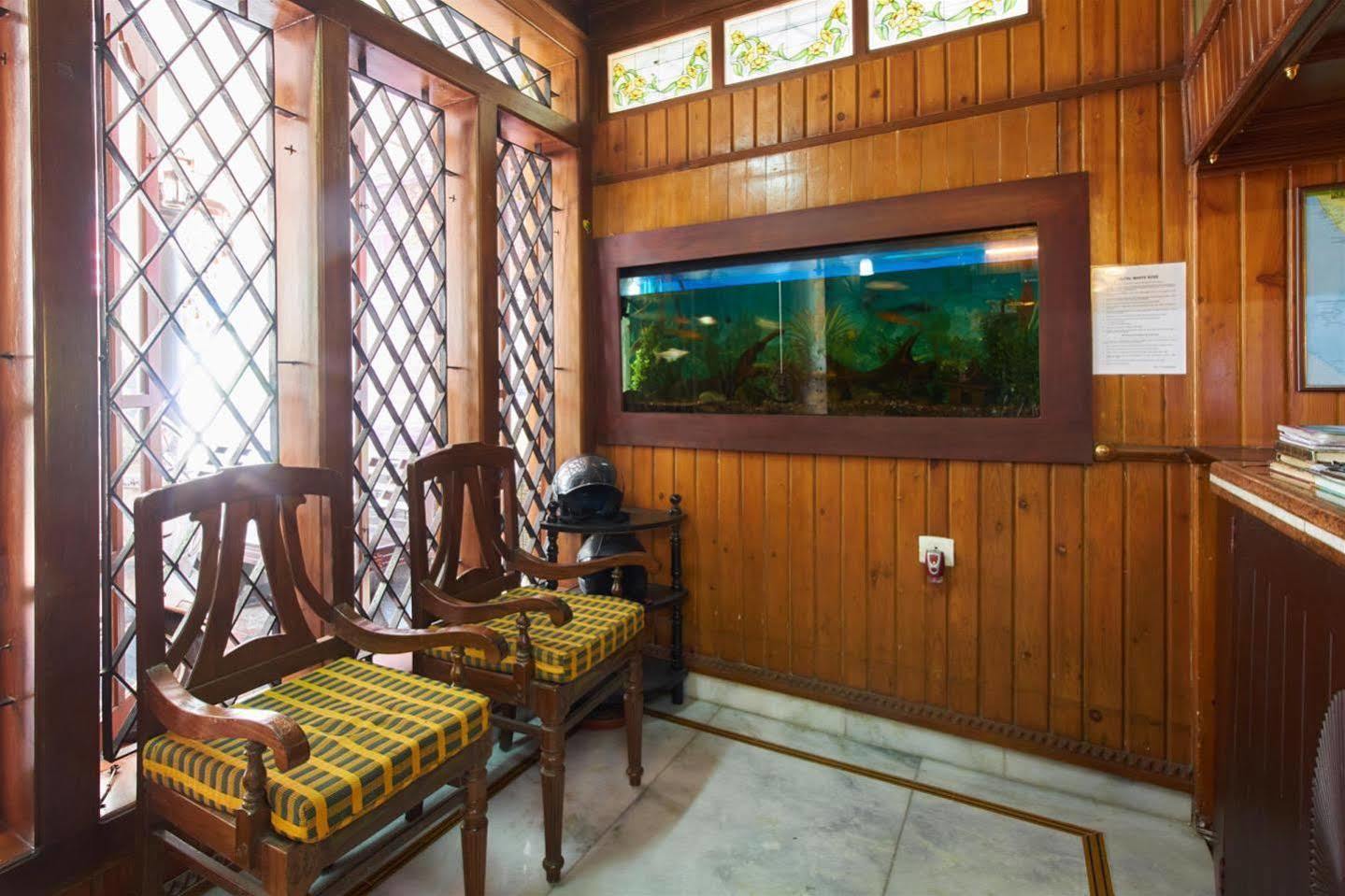 Hotel White Rose Kochi Zewnętrze zdjęcie