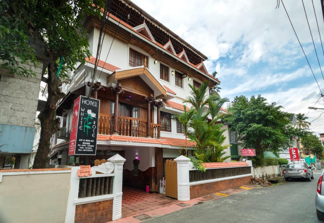 Hotel White Rose Kochi Zewnętrze zdjęcie